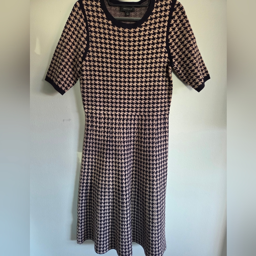 Ann Taylor Black Cream Houndstooth Knit Dress Short Sleeve Size Small